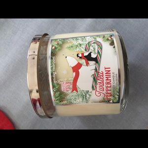 Bath & body works Twisted Peppermint 3wick candle